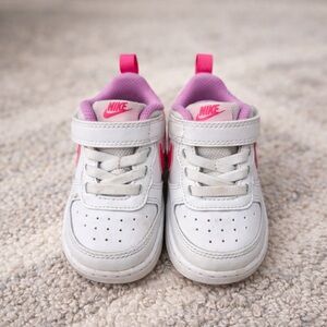 Nike Kids White and Pink Sneakers with Purple Accents